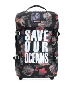 Save Our Oceans Suitcase autorstwa Vivienne Westwood